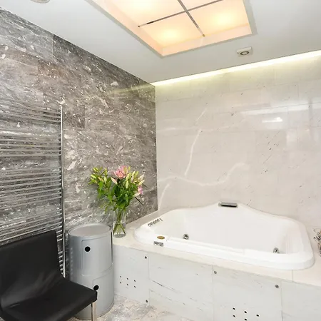 Neoclassical Luxury 卢布尔雅那