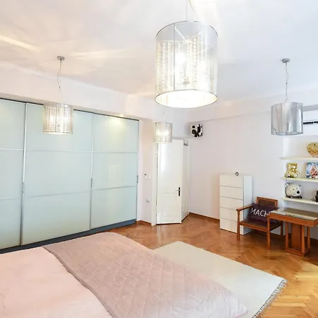 Apartman Neoclassical Luxury *