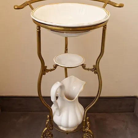 Neoclassical Luxury アパート *