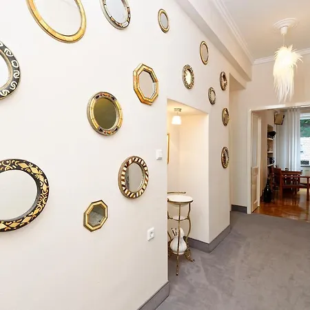 Apartman Neoclassical Luxury Ljubljana