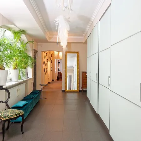 Neoclassical Luxury Apartman *