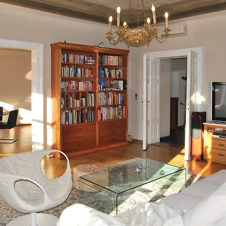 Apartman Neoclassical Luxury *