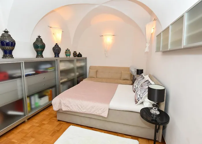 Apartmán Neoclassical Luxury *