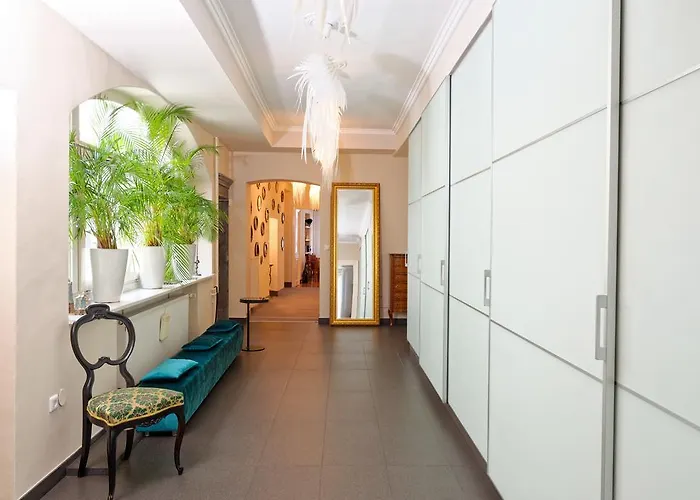 Neoclassical Luxury Apartmán *