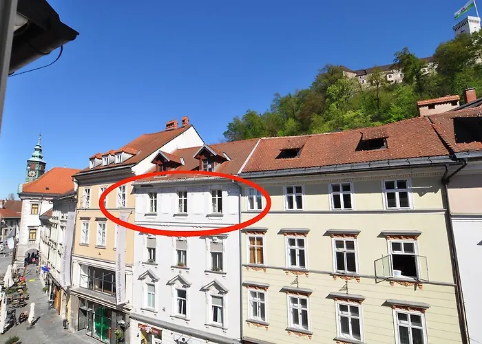 Neoclassical Luxury Lublaň