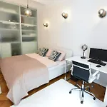 Neoclassical Luxury 公寓 *