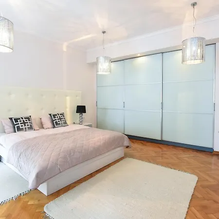 Apartment Neoclassical Luxury