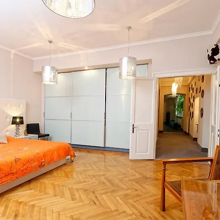 Neoclassical Luxury Apartment Laibach