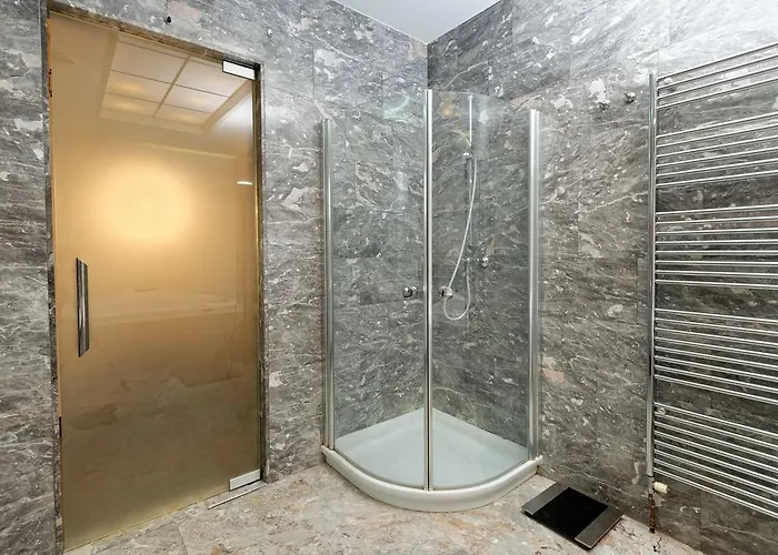 Neoclassical Luxury Lägenhet *